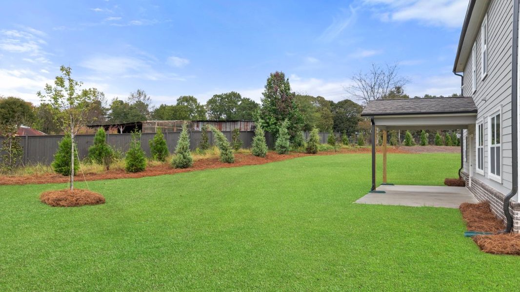 Representative exterior details of a home built from the GRAYSON by D.R. Horton in Haven Abbey, Cumming (Image 26).