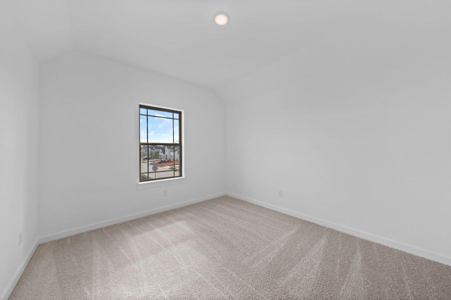 Spacious, unfurnished interior of a new home in Sienna 45', 50', Missouri City (Image 29). Spacious, unfurnished interior of a new home in Sienna 45', 50', Missouri City (Image 29).