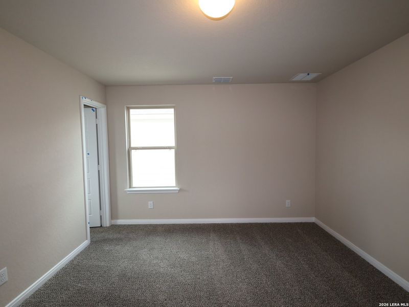Spacious, unfurnished interior of a new home in Park Place, New Braunfels (Image 22).