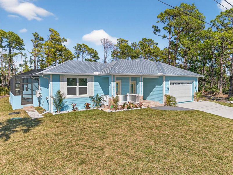 Exterior details and patio area of a home in , Port Charlotte (Image 30).