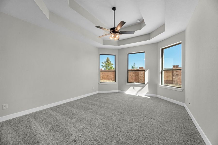 Representative image. Features, selections and colors may vary.