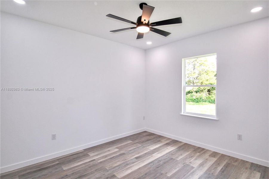 Spacious, unfurnished interior of a new home in , Lake Placid (Image 18).