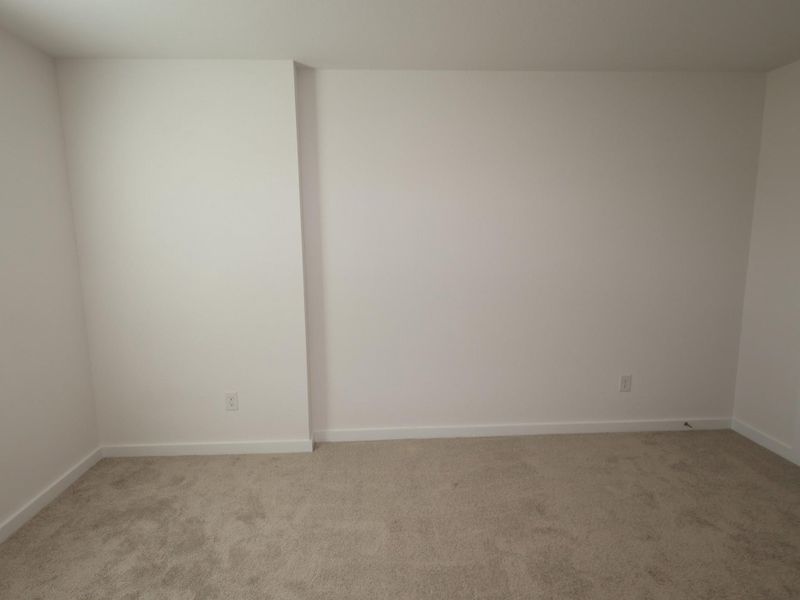 Spacious, unfurnished interior of a new home in Miller's Pond, Rosenberg (Image 34).