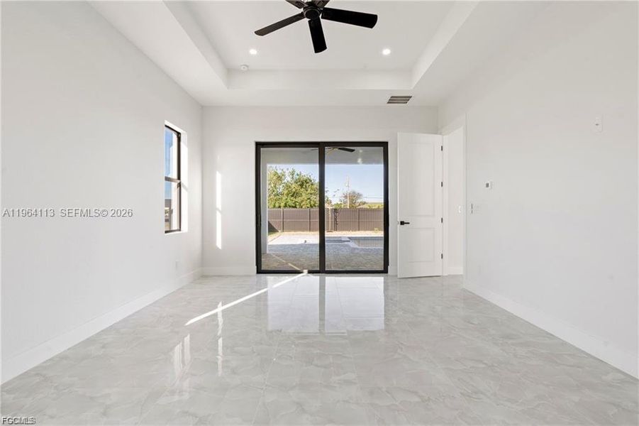 Spacious, unfurnished interior of a new home in , Cape Coral (Image 16).