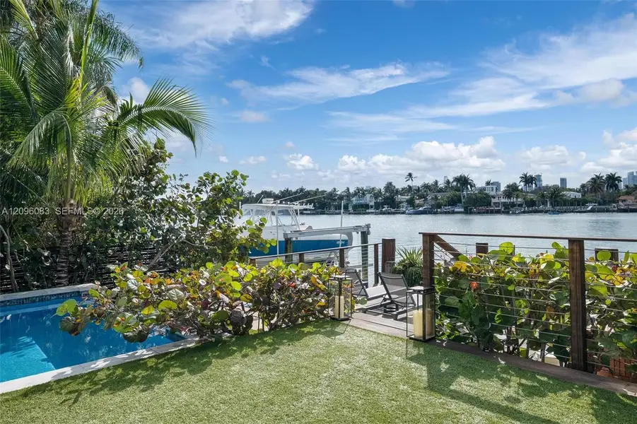 Community amenities in , Miami Beach (Image 36).