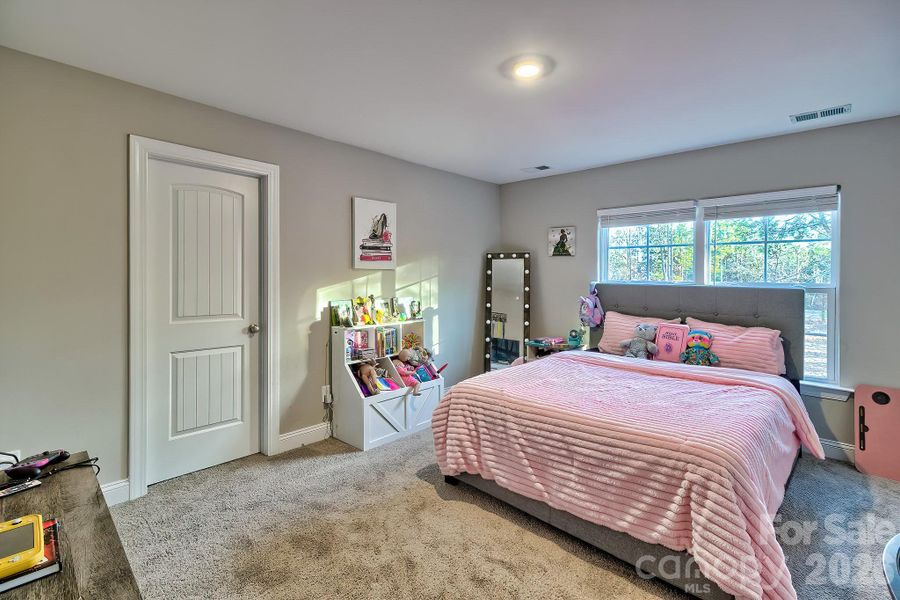 Furnished interior view inside a new home in , Kershaw (Image 29).