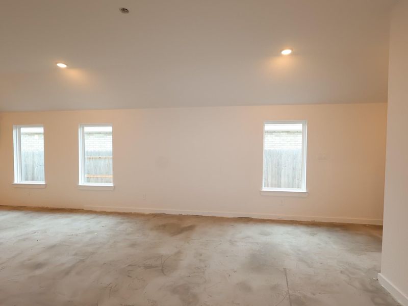 Spacious, unfurnished interior of a new home in Moran Ranch, Willis (Image 14).
