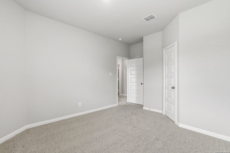 Spacious, unfurnished interior of a new home in Dauer Ranch, New Braunfels (Image 22). Spacious, unfurnished interior of a new home in Dauer Ranch, New Braunfels (Image 22).