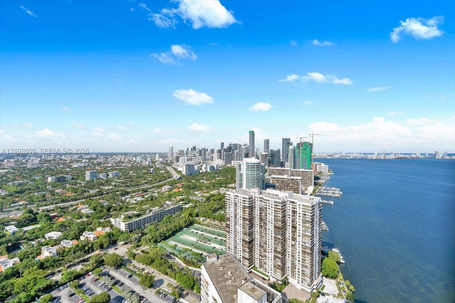 Condo located in Miami, FL showcasing its design and architecture (Image 22).