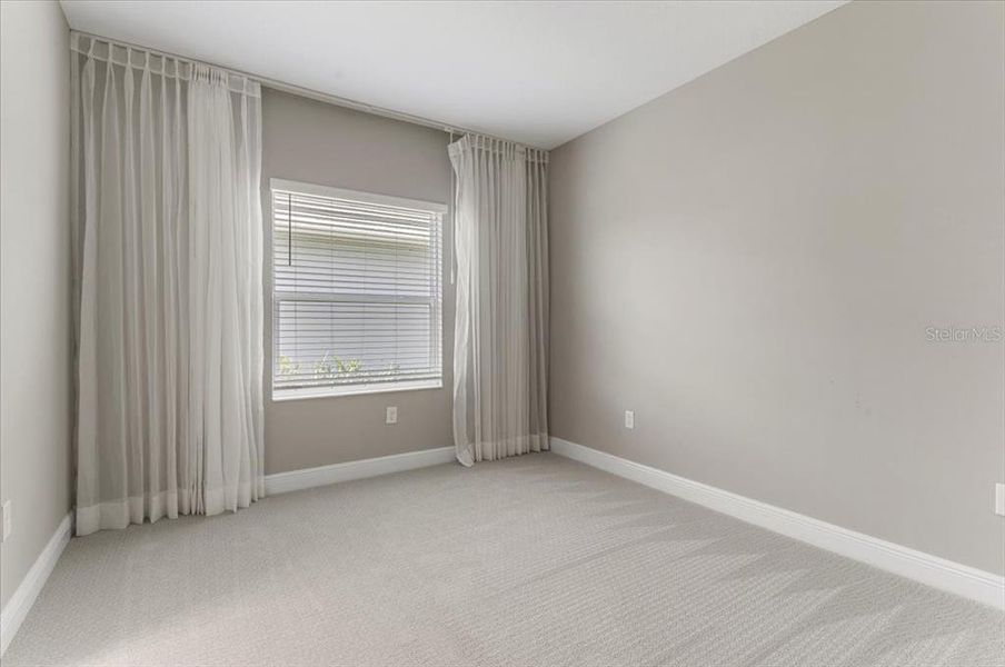 Spacious, unfurnished interior of a new home in , Sarasota (Image 29).