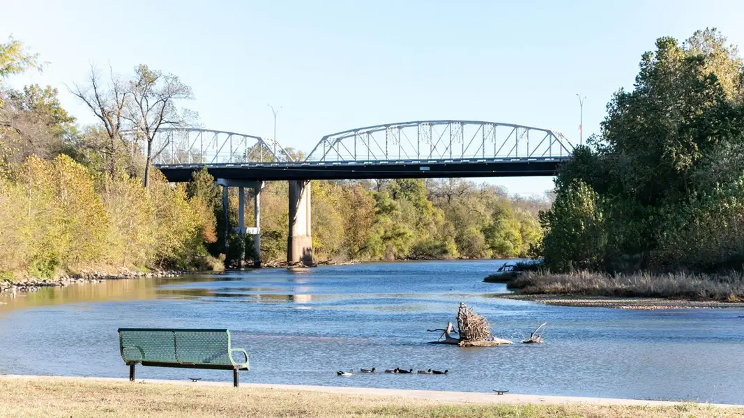 Image 11 of a home in The Colony 60'.