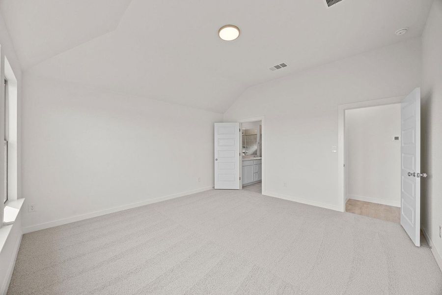 Spacious, unfurnished interior of a new home in Prairie Winds, Hutto (Image 28).