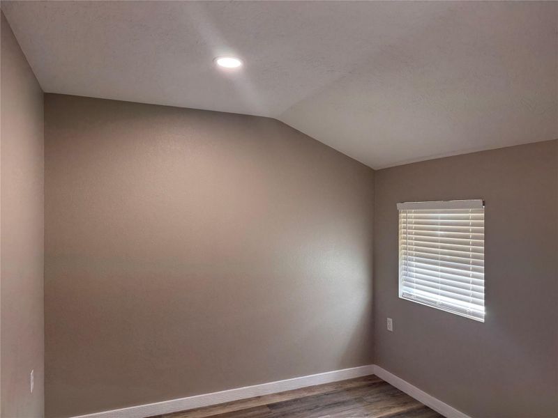 Spacious, unfurnished interior of a new home in , Bedias (Image 17).