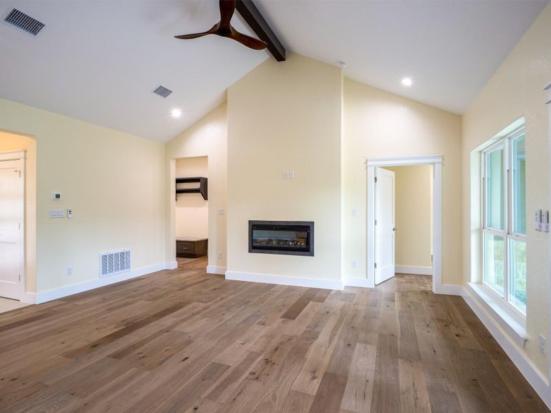 Spacious, unfurnished interior of a new home in , Marble Falls (Image 13). Spacious, unfurnished interior of a new home in , Marble Falls (Image 13).