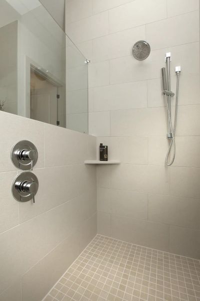 The Somerville Primary Bath