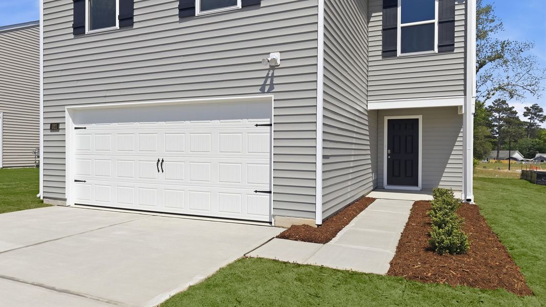 Exterior details and patio area of a home in Hunter Hill, Rocky Mount (Image 3).