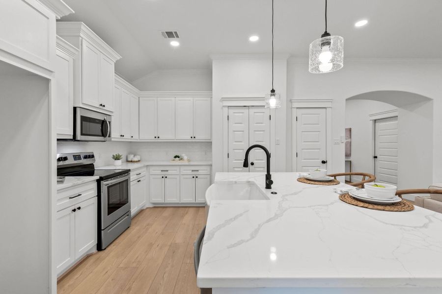 Photos are of a similar home – actual finishes and features may differ. Photos are of a similar home – actual finishes and features may differ.