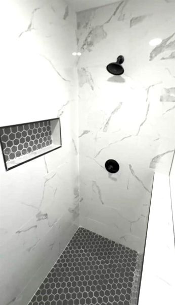 Close-up of interior finishes inside a home in , Sebring (Image 13).