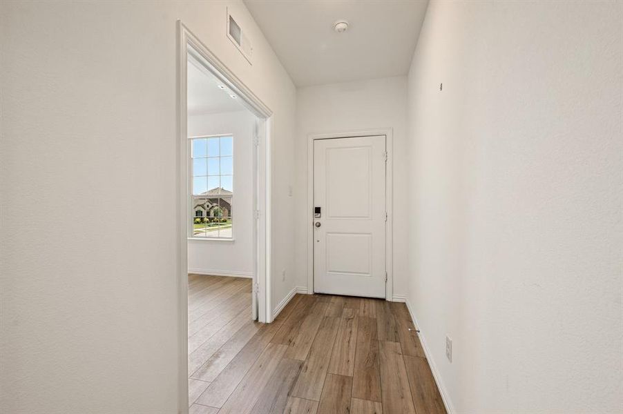 Spacious, unfurnished interior of a new home in Northpointe, Fort Worth (Image 25). Spacious, unfurnished interior of a new home in Northpointe, Fort Worth (Image 25).