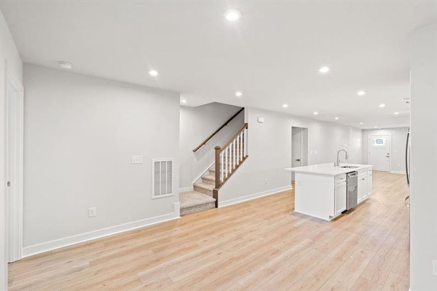 Spacious, unfurnished interior of a new home in Course Club at Prince Creek, Murrells Inlet (Image 14).