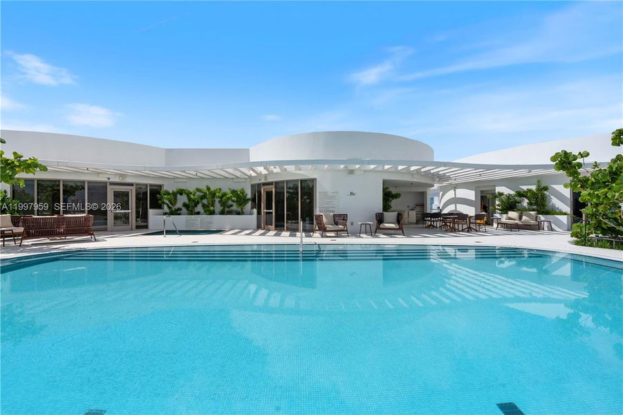 Community amenities in Onda, Bay Harbor Islands (Image 28).