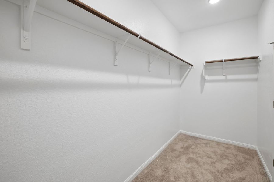 Spacious, unfurnished interior of a new home in Lisso, Pflugerville (Image 30).