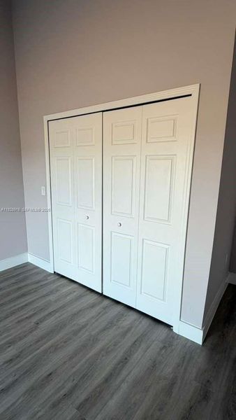 Spacious, unfurnished interior of a new home in , Sebring (Image 40).