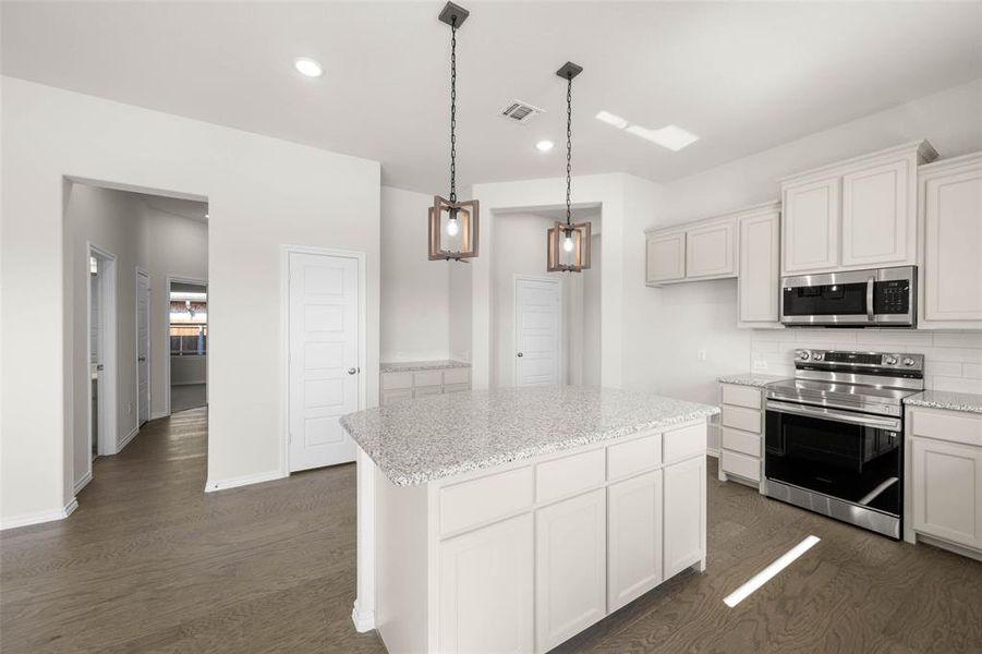 4537 Aralia- Kitchen-3 4537 Aralia- Kitchen-3