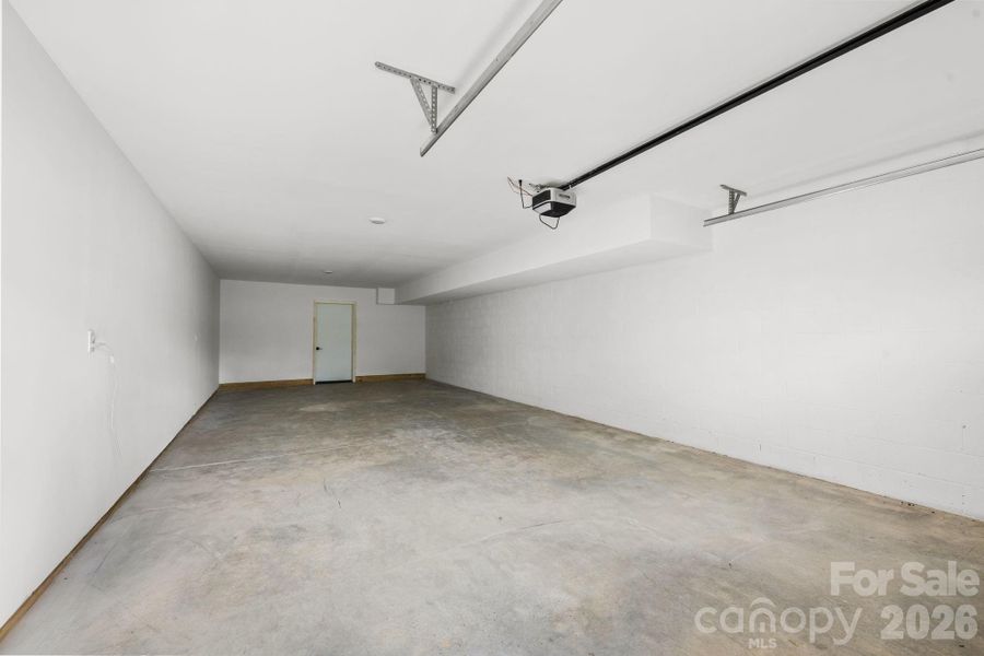 Spacious, unfurnished interior of a new home in , Banner Elk (Image 33).