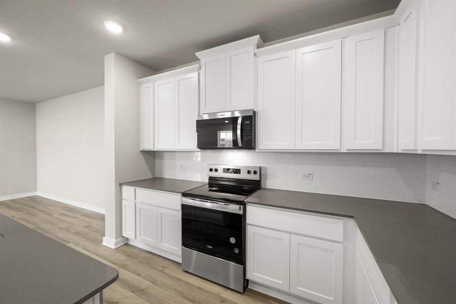 232 Wagon Spoke- Kitchen-3