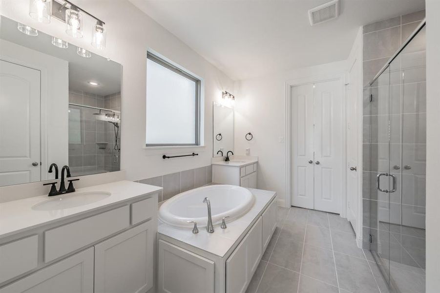 Furnished interior view inside a new home in Pecan Square, Northlake (Image 11).