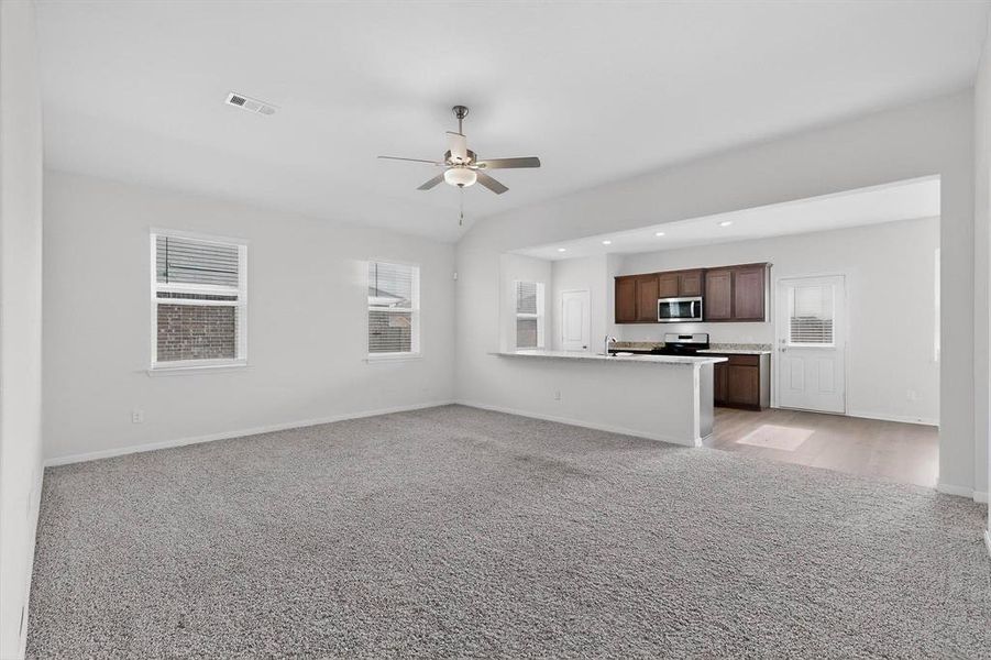 Spacious, unfurnished interior of a new home in Patriot Estates, Venus (Image 20).