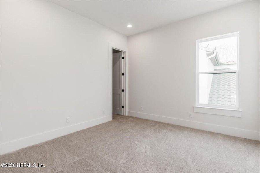 Spacious, unfurnished interior of a new home in Tamaya, Jacksonville (Image 61).