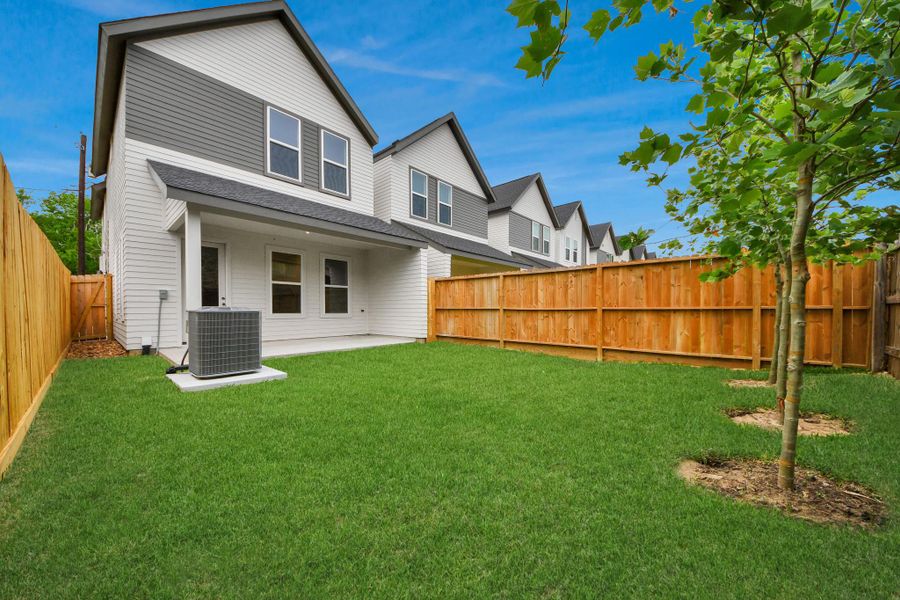 Exterior details and patio area of a home in , Houston (Image 28).