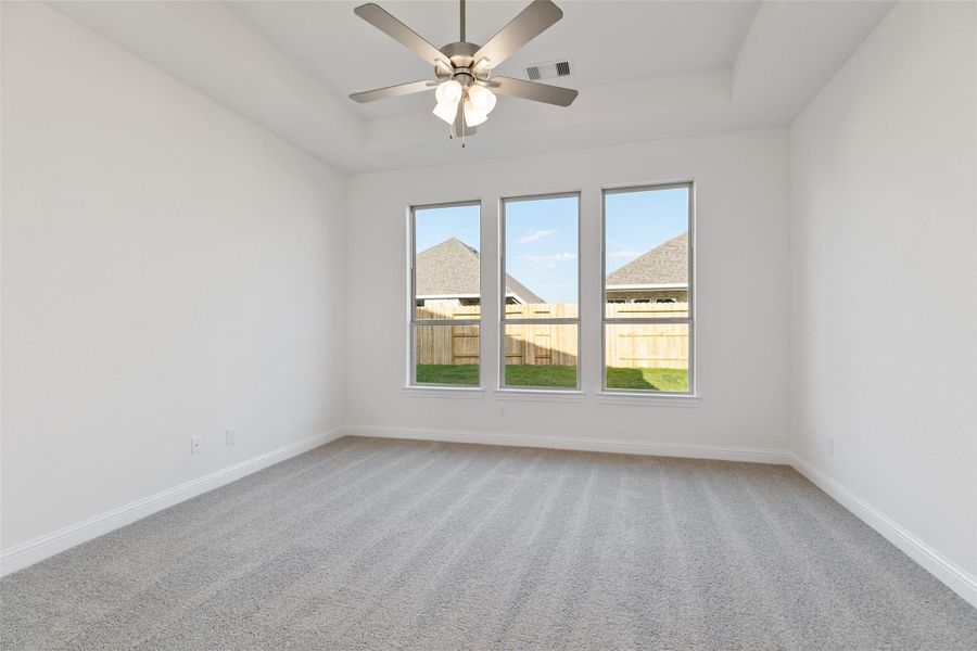 Spacious, unfurnished interior of a new home in Brookewater, Rosenberg (Image 30).