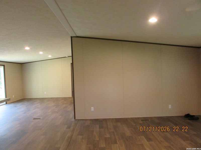 Spacious, unfurnished interior of a new home in , San Antonio (Image 19).