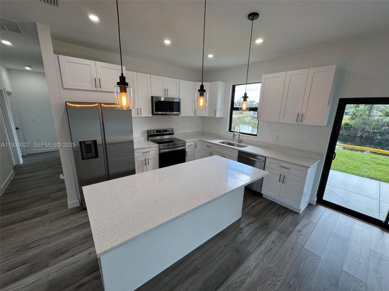Furnished interior view inside a new home in , Cape Coral (Image 12).