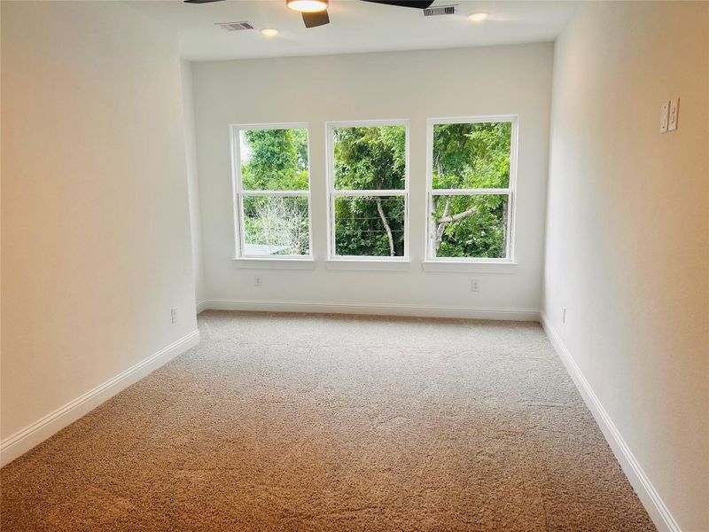Spacious, unfurnished interior of a new home in , Houston (Image 12).