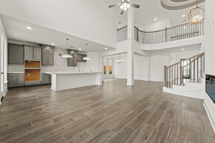 Representative image. Features, specifications, selections and colors may vary.