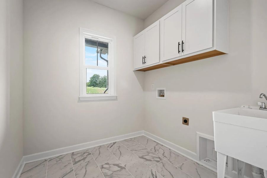 Dahlia B Laundry room