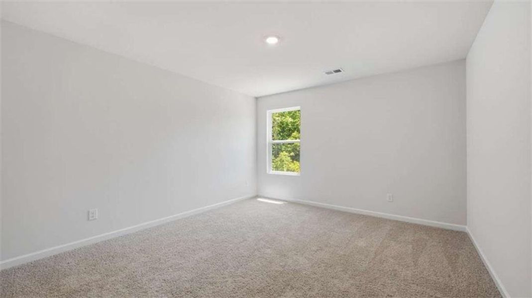 Spacious, unfurnished interior of a new home in Shoal Creek, Hampton (Image 14).