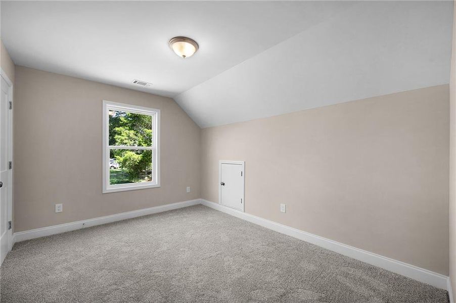 Spacious, unfurnished interior of a new home in , Calhoun (Image 21).