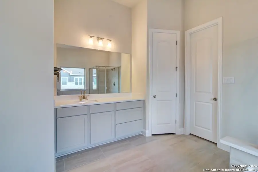 Furnished interior view inside a new home in The Crossvine, Schertz (Image 10). Furnished interior view inside a new home in The Crossvine, Schertz (Image 10).