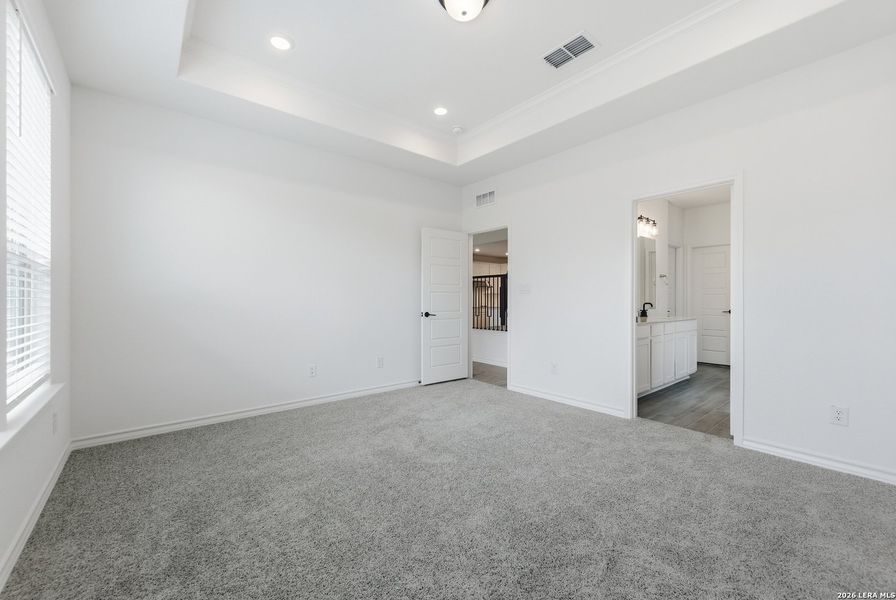 Spacious, unfurnished interior of a new home in Lily Springs, Seguin (Image 14).