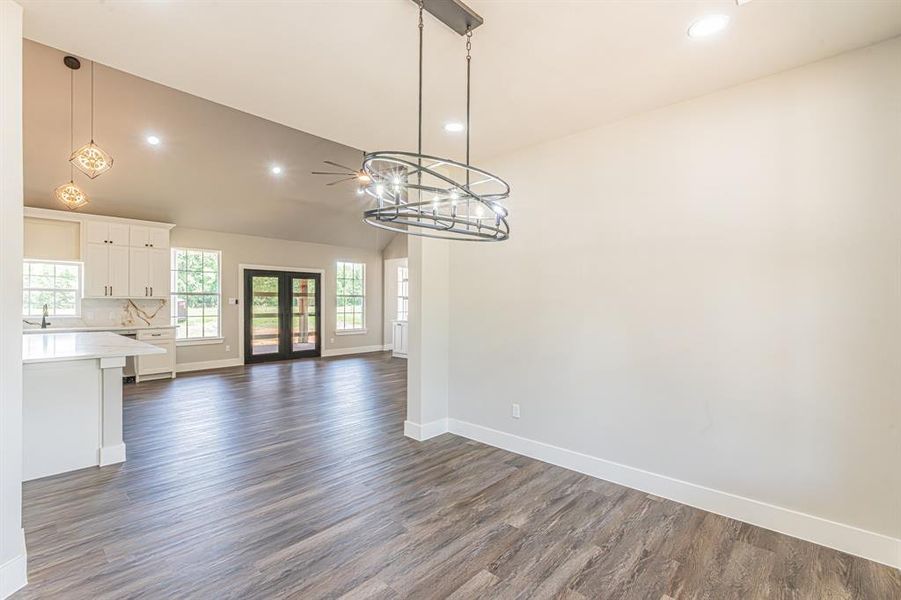 Spacious, unfurnished interior of a new home in , Alvarado (Image 27).