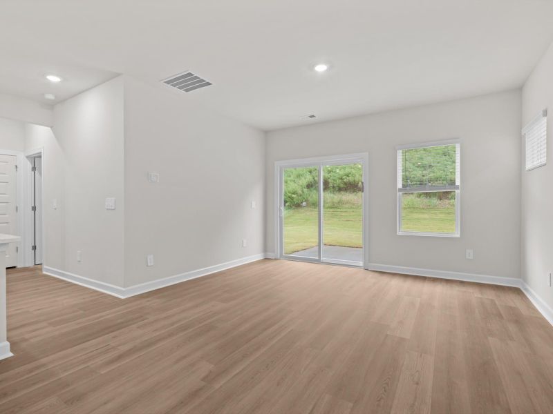 Spacious, unfurnished interior of a new home in Brayfield Manor - Heritage Collection, Wellford (Image 11).