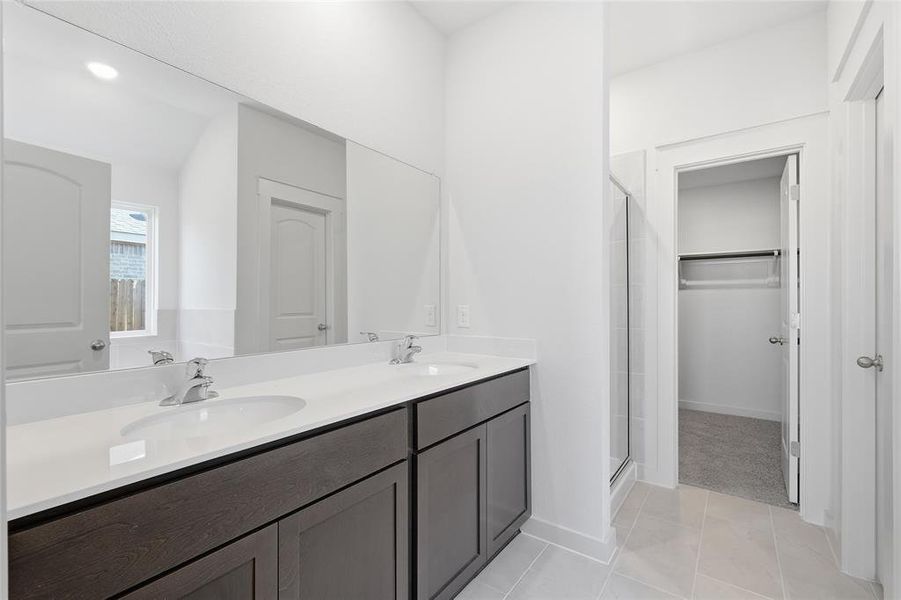 Furnished interior view inside a new home in Patriot Estates, Venus (Image 7).