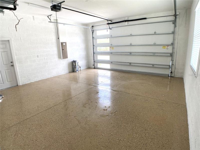 Spacious, unfurnished interior of a new home in , Punta Gorda (Image 40).