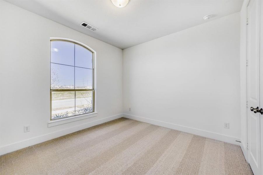 Spacious, unfurnished interior of a new home in Wellington, Haslet (Image 25).