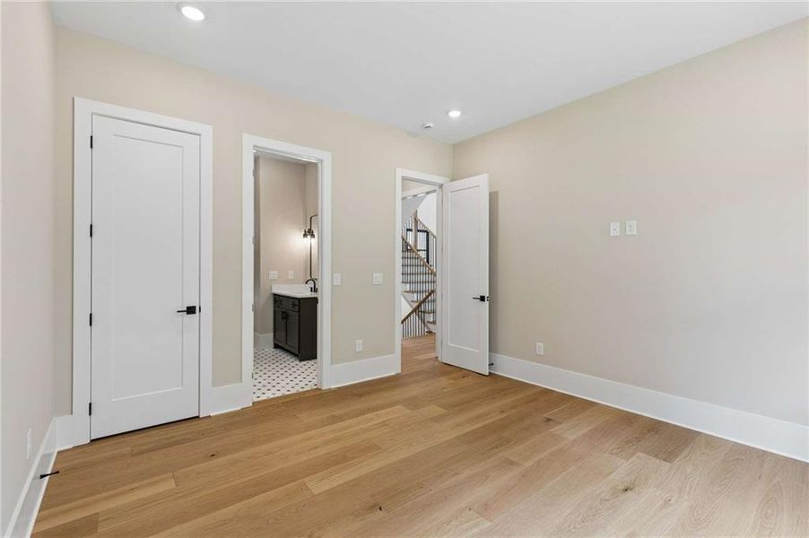 Spacious, unfurnished interior of a new home in , Atlanta (Image 68). Spacious, unfurnished interior of a new home in , Atlanta (Image 68).